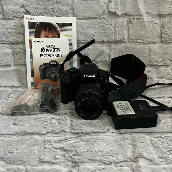 Canon EOS Digital Rebel T2i Digital w/18-55mm IS II Lens kit used camera