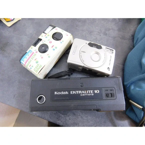 Vintage Camera Lot Untested Kodak Extralight 10,Canon ELPH‎ LT, Jazz DZ50