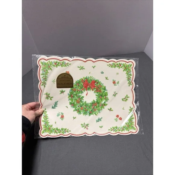 Vintage Hallmark Placemats Set Of 8 Christmas Holiday Wreath Holly Berry