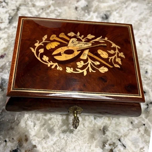 Gabriella Sorrento Italian Inlaid Wood Music Box Brown Fair Torna a Sorriento