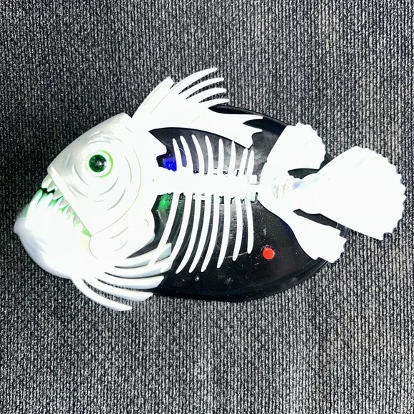 GEMMY TALKING FISH RARE ZOMBIE SKELETON FISH ANIMATED‎ COLLECTIBLE