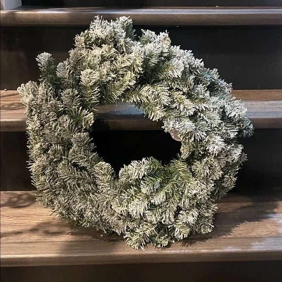 Frosted Green Holiday Wreath