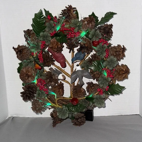 Fiber Optic Holiday Wreath Birds Accorn Holly Berries Color Changing Vintage