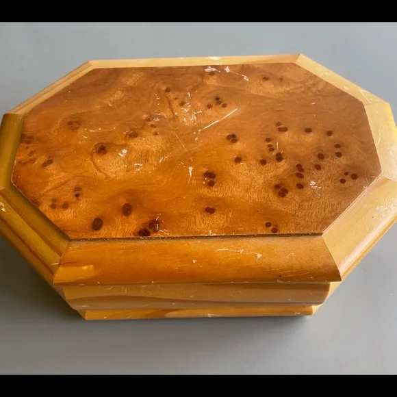 GUC Wood Octagon Shaped Jewelry Box
