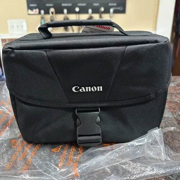 NWT Canon EOS Shoulder Bag 200ES