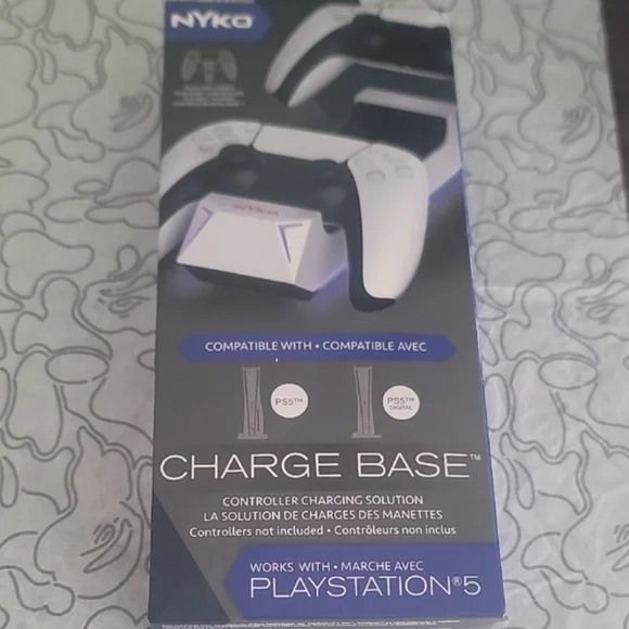 White & Black Charge Base for PlayStation 5