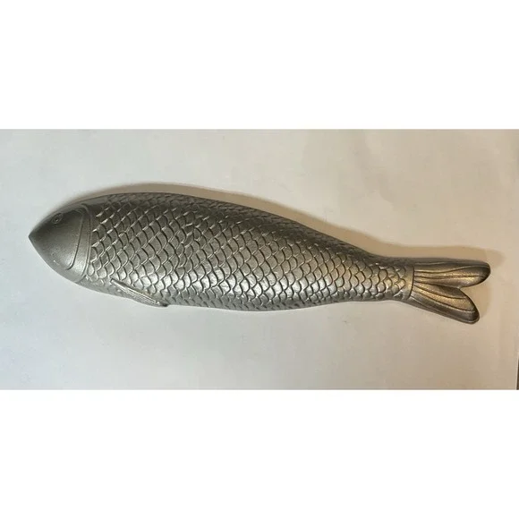 Fish Wall Decor Cast Metal 5.75'' x 23.25‎ x 1.25''(14.6cm x 59.1cm x 3.1cm)