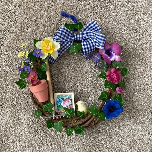 Avon Spring Wreath Gift Collection