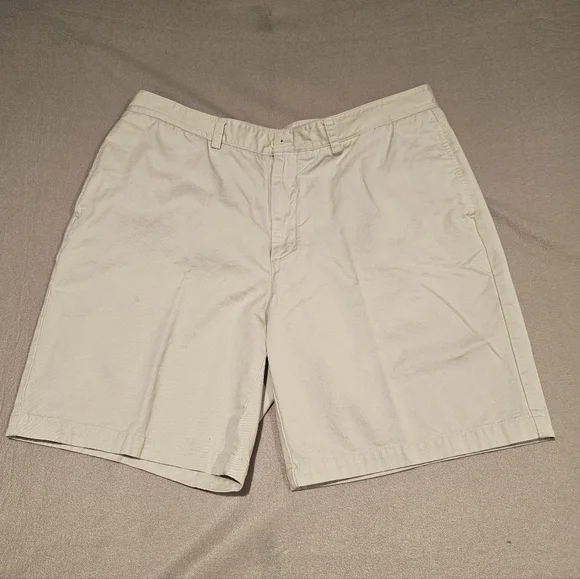 Vineyard Vines‎ Men's Stone Club Chino Shorts Size 38