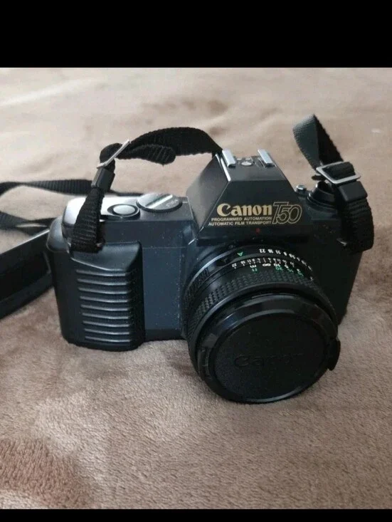 Vintage Canon T50 35mm SLR Film Camera w/ Canon FD 50mm with Carry Case & Flash