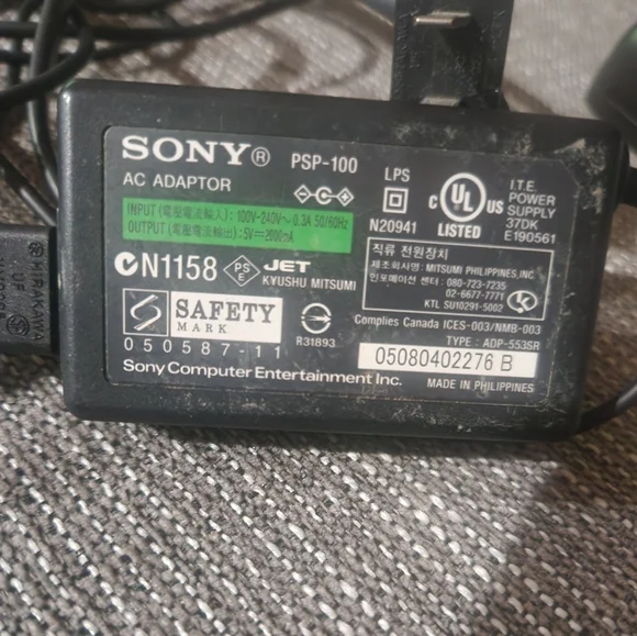 ORIGINAL SONY PSP 100 CHARGER