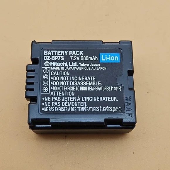 Hitachi Battery Pack DZ-BP7S 7.2v 680mAh Li-ion Camera Battery Genuine OEM