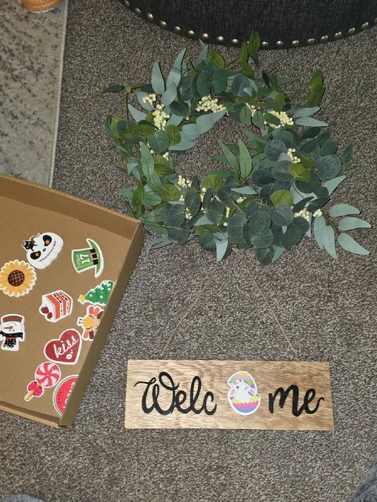 $5 - MUST BUNDLE - Welcome Sign with Eucalyptus Holiday Wreath - Green and Cream