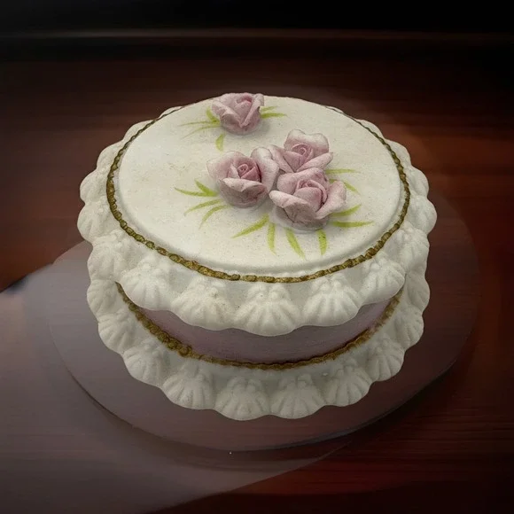 Vintage Lefton 87 Hand Painted Trinket Jewelry Box Pink Roses 3D Gold Trim