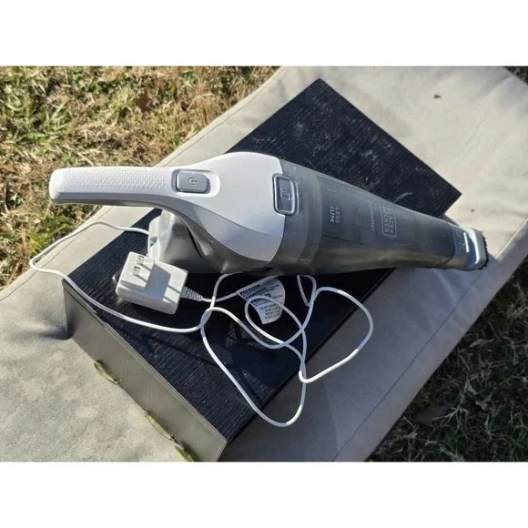 BLACK+DECKER Dustbuster AdvancedClean Lithium Hand Vacuum