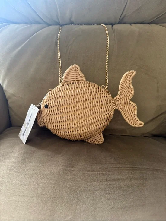 Tommy Bahama Woven Fish Shoulder Bag in Natural Tan with Gold tone Chain