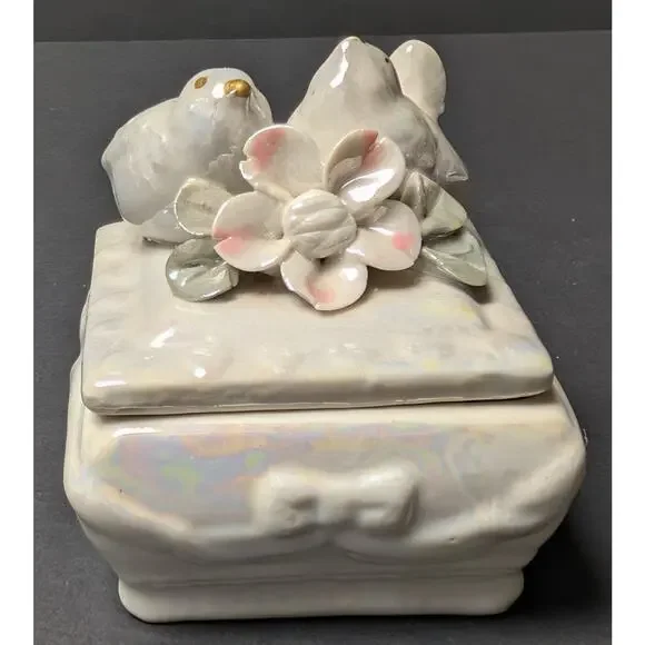 Vtg Lusterware Porcelain Trinket Box 3