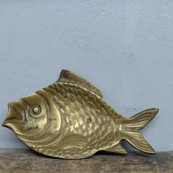 Vintage Brass Fish-Shaped Decor