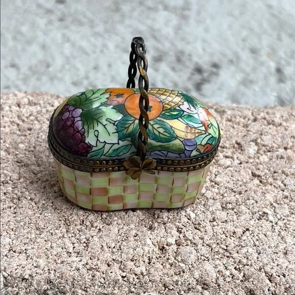 Limoges Chamart Exclusive trinket box