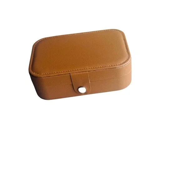 Travel Jewelry Organizer‎ Case Faux Leather Tan Snap Closure jewelry Storage Box