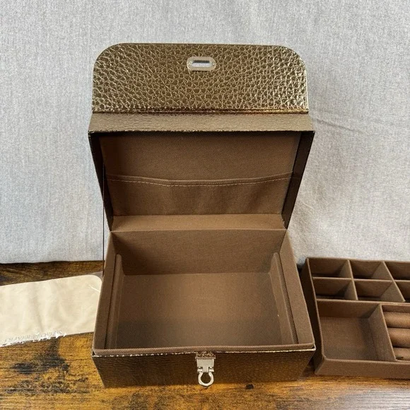 Jewelry Travel Case Organizer Box with Oliver Peoples dust cloth