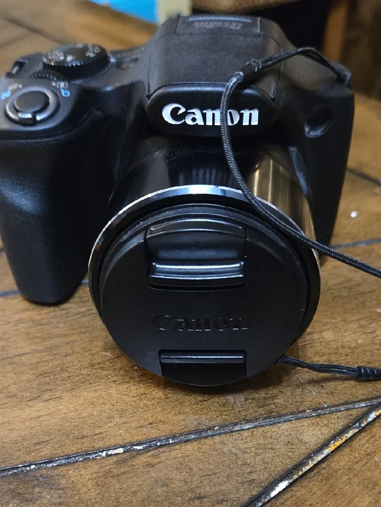 Canon Black Compact Bridge Camera with Zoom Lens