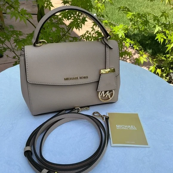 Michael Kors Light Pink Nude Satchel Crossbody Hand Bag