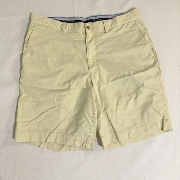 Tommy Bahama Flat Front Yellow Shorts - Men's Size 35