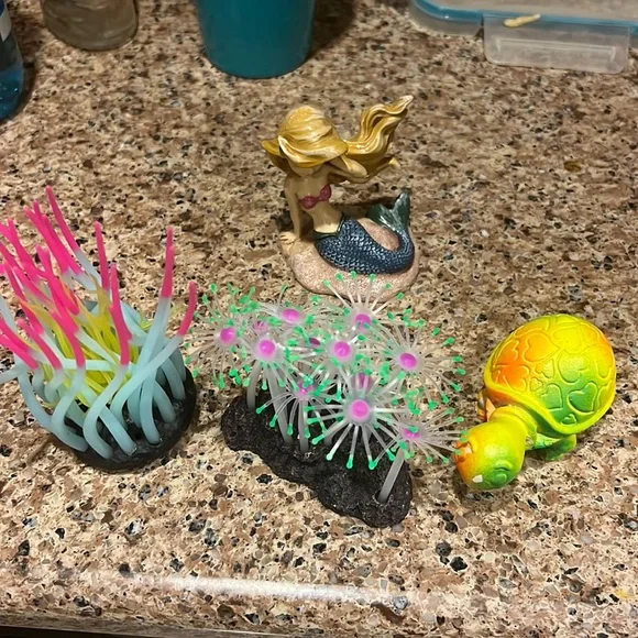 Some aquarium Decoration EXCELLENT condition