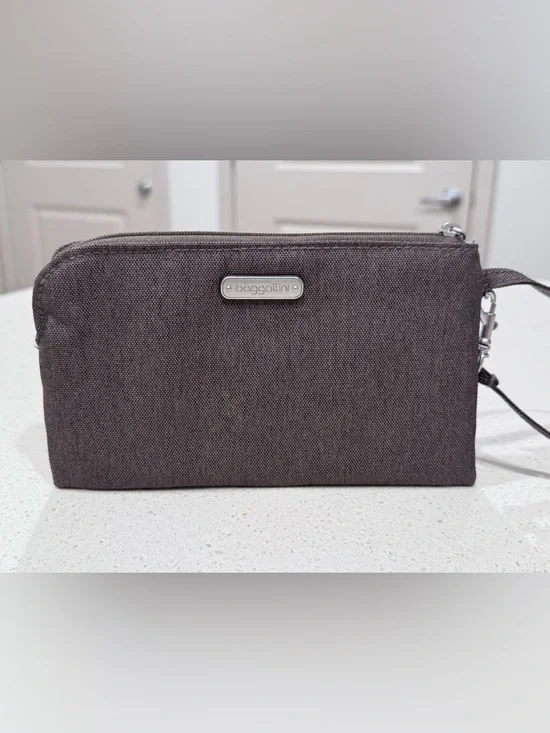 Baggallini RFID Blocking Wristlet Wallet Phone Case - Heathered Charcoal