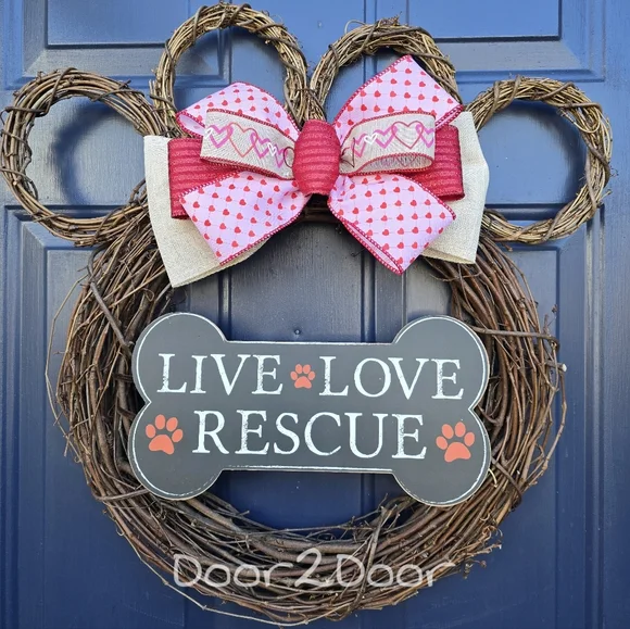 Live Love Rescue 🐾 Welcome Paw Wreath