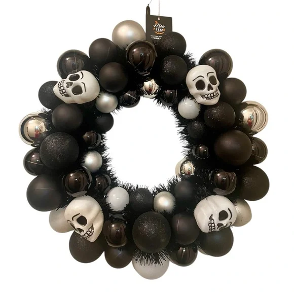Hyde and EEK! 16” Halloween Wreath with Skulls