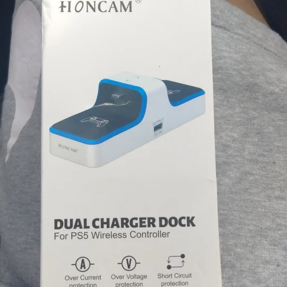 Dual charger dock for playstation 5
