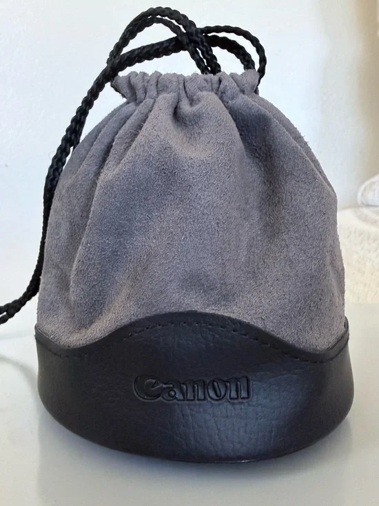 Canon LP-1214 Soft Lens Case for 20mm f/2.8 USM, 24mm f/1.4 L USM, 35mm f/1.4L