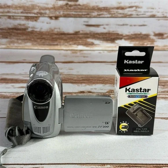 Canon ZR200 MiniDV Camcorder 400x Zoom LCD AV Connectivity For Parts – Used