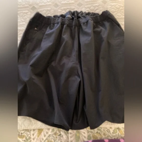 REI MENS Black Shorts Sz XL w Liner Super Lightweight Fabric Drawstring 18” Long