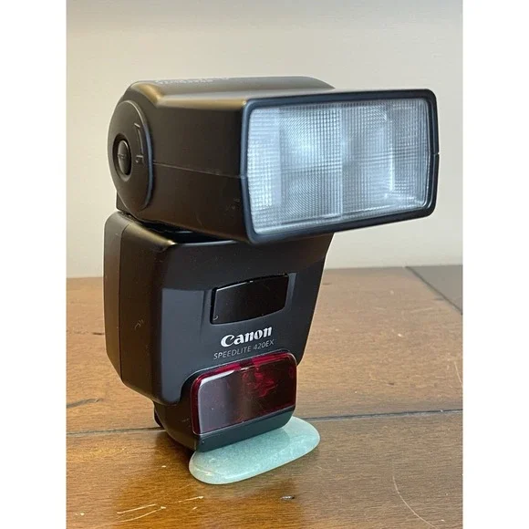 Canon Speedlite 420EX Shoe Mount Flash for Canon + Lowepro Soft Padded Case