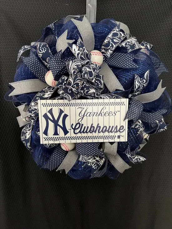 N Y Yankees Deco Mesh Wreath