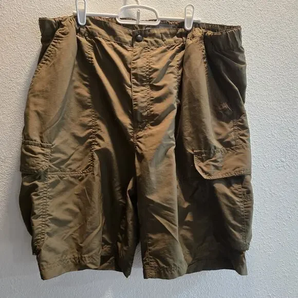 REI Shorts Mens XXL Olive‎ Green Nylon Cargo UPF 50+ Outdoors Hiking Gorpcore