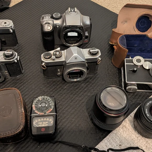 Canon Black and Silver Camera Set