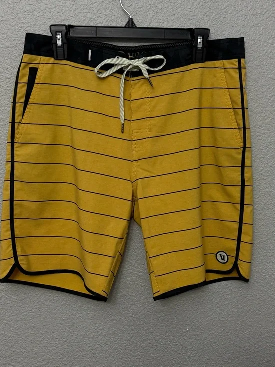 Vuori Cruise Boardshorts in Gold and Black Strips waist 34” inseam 7”