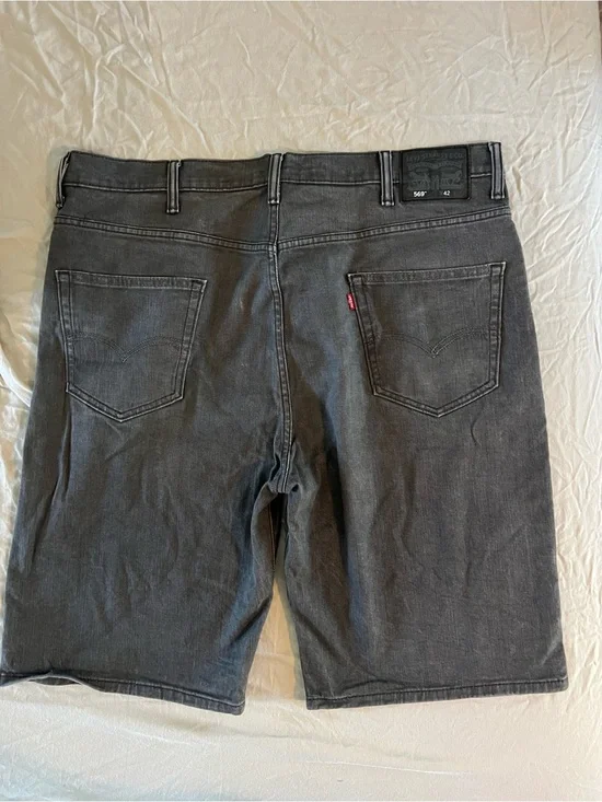 Levi’s 569 Loose Straight Gray Denim Shorts Size 42