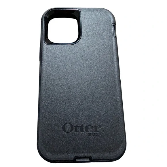 H1. Otterbox Defender Series‎ Case iPhone 12/iPhone 12 Pro, Black Used Re-pack