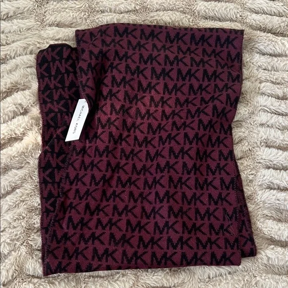 NWT Women’s Michael Kors Burgundy Red and Black Scarf One Size