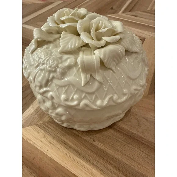 Vintage 60s Ivory Rose Floral‎ Trinket Box Ceramic Keepsake Jewelry Organizer