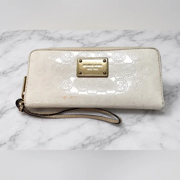 Vintage Michael Kors Glossy Cream Patent Leather Wristlet Clutch