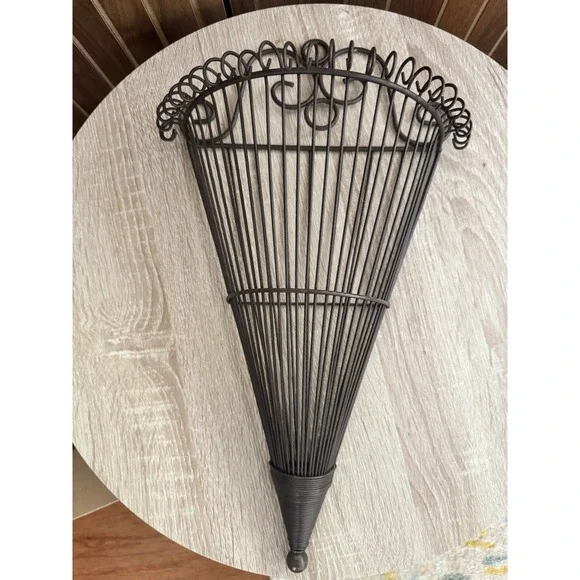 Vintage Garden Planter Metal Wall Pocket Wire French Country Style Large