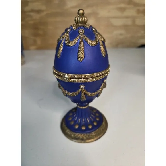 Vintage Hinged Lid Blue Pedestal Egg Shaped‎ Jewelry/Trinket Box Musical