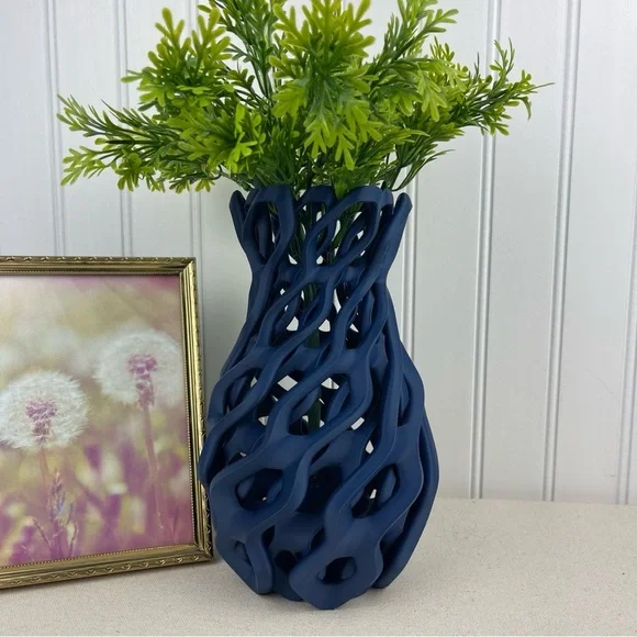 Sculptural Vase, Chain Vase, Wavy Openwork Decorative Vase