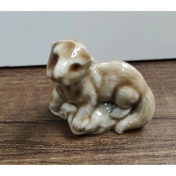 Wade Whimsies England Otter Figurine Animal Trinket Vintage Collectible A15
